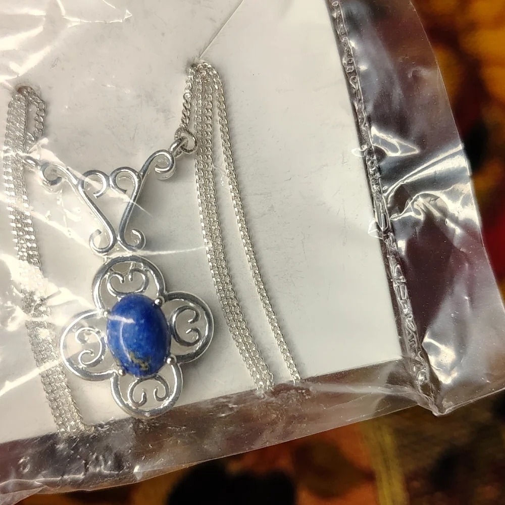 Avon 2005 Sterling Silver Open Work Lapis Blue Necklace NIB NOS - Picture 2 of 12